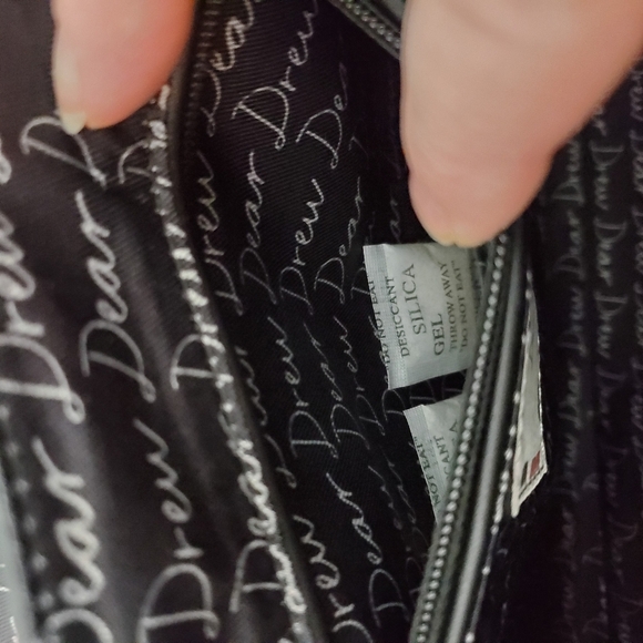 Dear Drew by Drew Barrymore Leather Envelope Satchel Black Gold - Picture 12 of 16